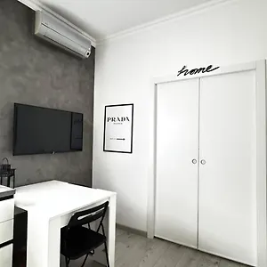 https://vmaison.hotelitalianriviera.com